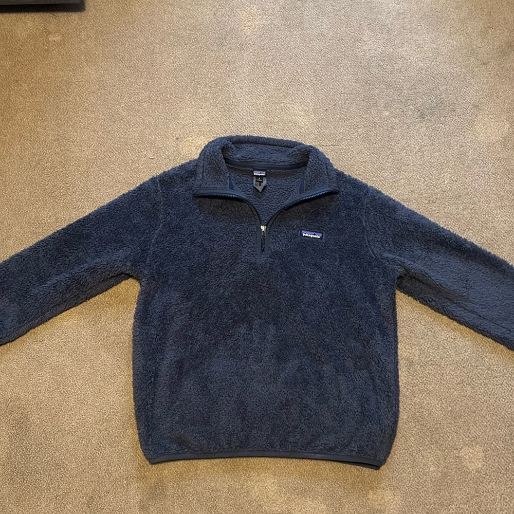 Patagonia fluffy quarter zip, dark grey. Size M.